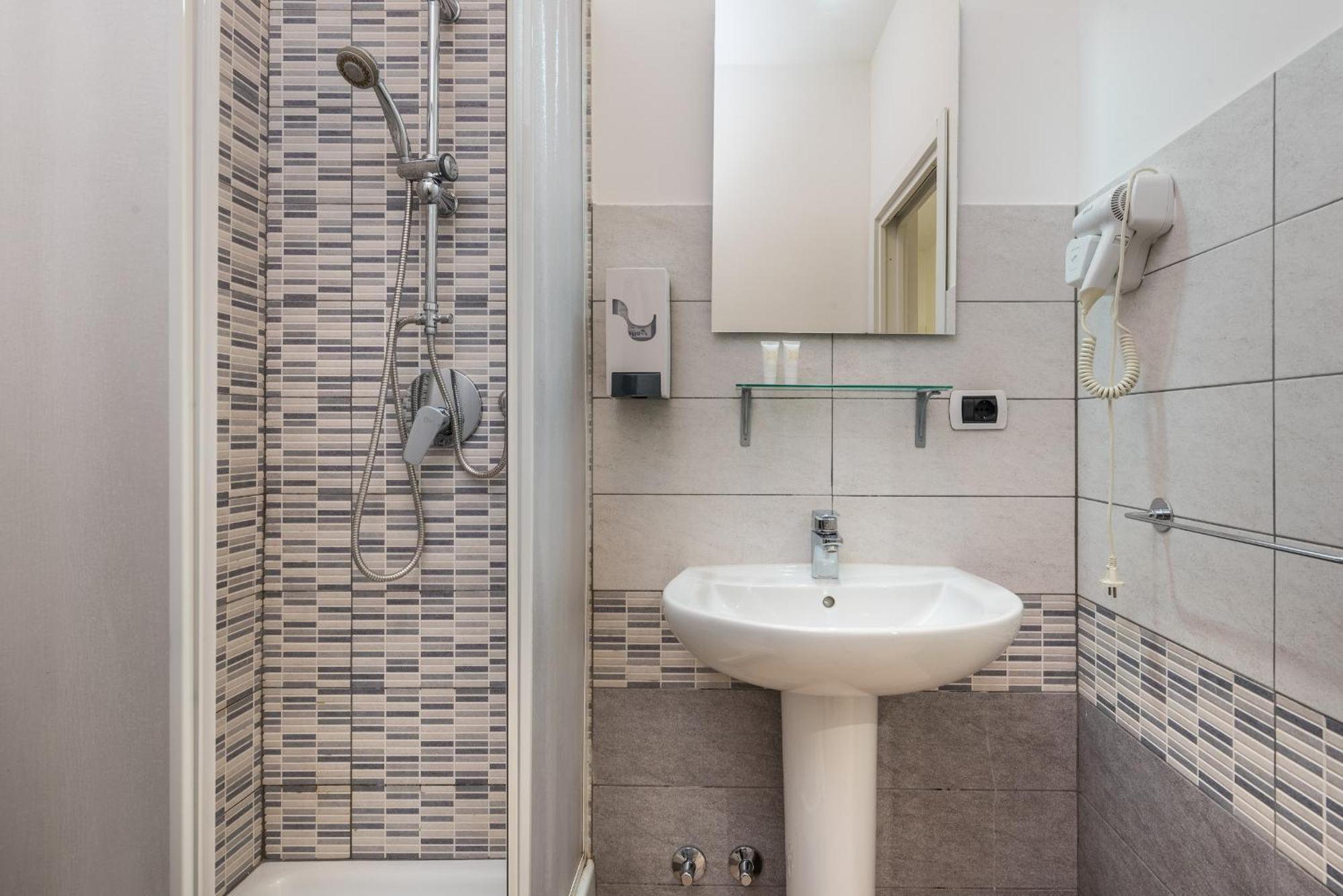 Travelershome 7Metri Guesthouse Ciampino Extérieur photo